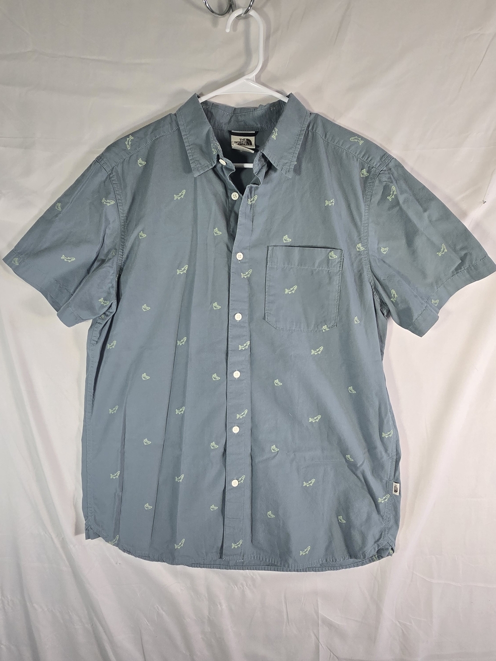 The North Face Mens L Blue Fish Print Cotton Woven Pockets Button-Down Shirt